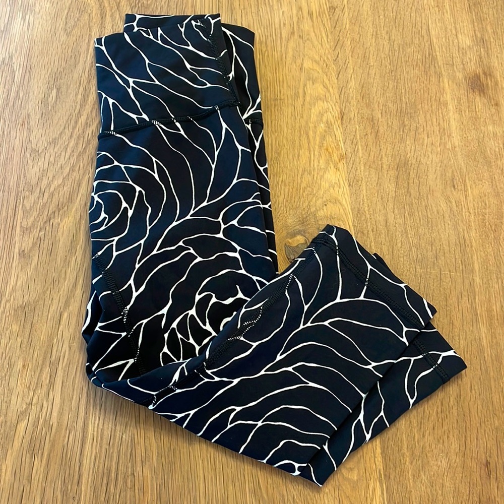 Lulu Capri Legging